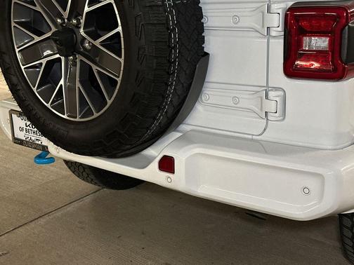 Bright White Clearcoat 2024 Jeep Wrangler 4xe High Altitude