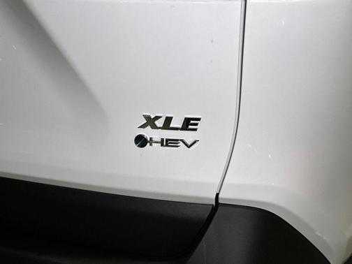 Ice 2025 Toyota RAV4 Hybrid XLE