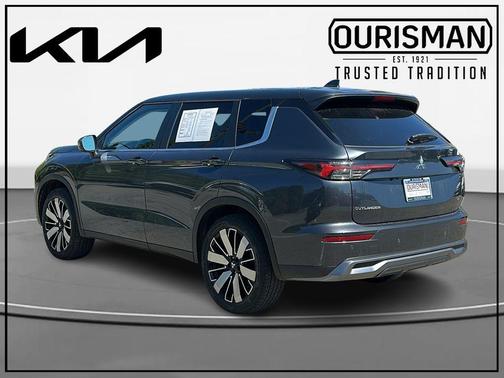 Graphite Gray / Black 2025 Mitsubishi Outlander SE