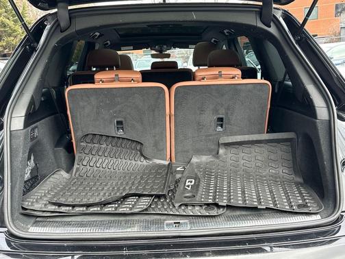 2022 Audi Q7 45 Premium