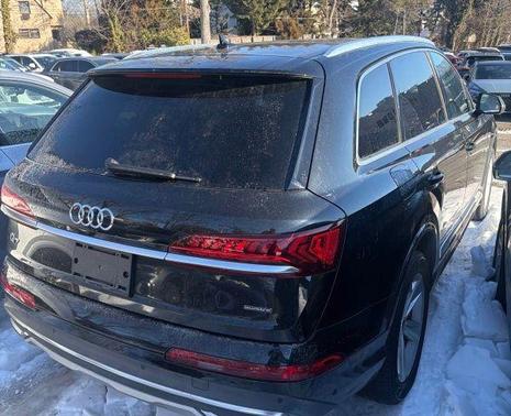 2022 Audi Q7 45 Premium