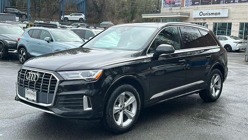 2022 Audi Q7 45 Premium
