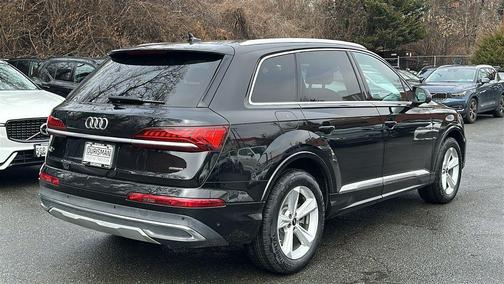 2022 Audi Q7 45 Premium