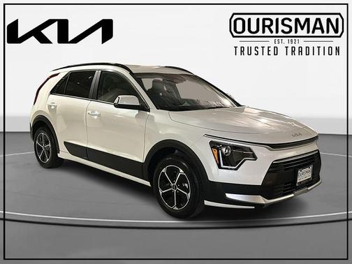 White Pearl 2026 Kia Niro EX