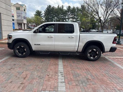 Bright White Clearcoat 2022 RAM 1500 Rebel