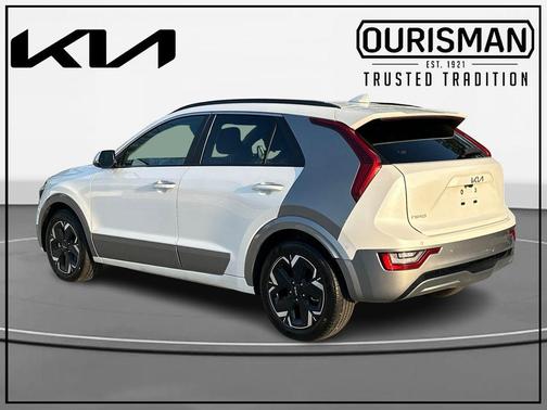 Snow White Pearl 2023 Kia Niro EV Wave