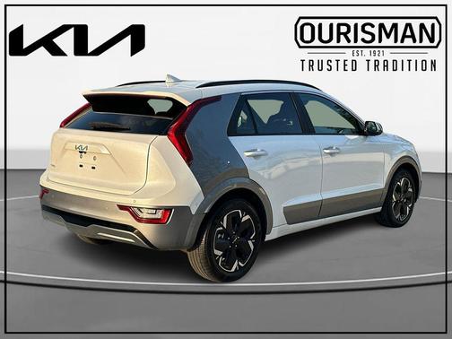 Snow White Pearl 2023 Kia Niro EV Wave