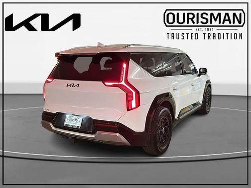 Glacial White Pearl 2025 Kia EV9 Land