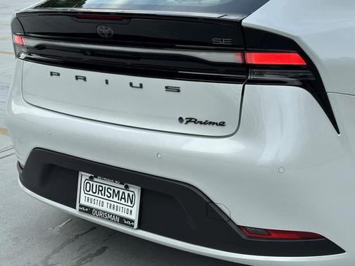 2024 Toyota Prius Prime SE