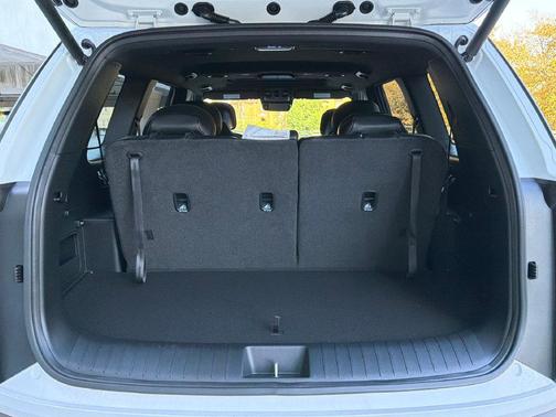 White Pearl 2027 Kia Telluride EX