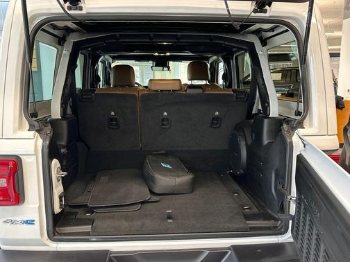 2022 Jeep Wrangler Unlimited 4xe Sahara