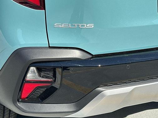 Blue 2026 Kia Seltos SX