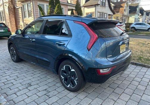 Mineral Blue 2023 Kia Niro EV Wave