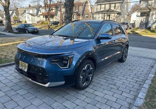 Mineral Blue 2023 Kia Niro EV Wave