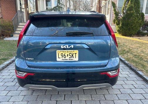 Mineral Blue 2023 Kia Niro EV Wave