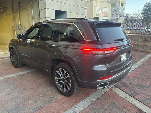 2022 Jeep Grand Cherokee 4xe Overland