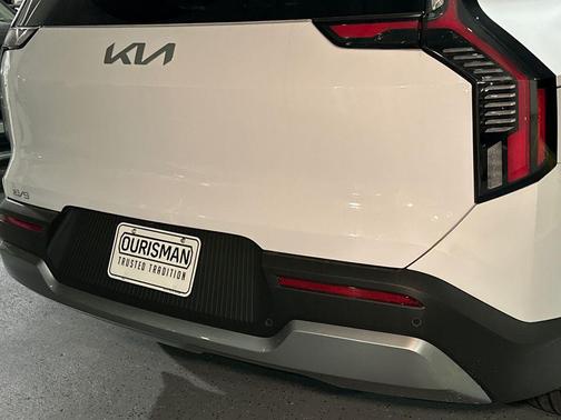 2026 Kia EV9 Wind