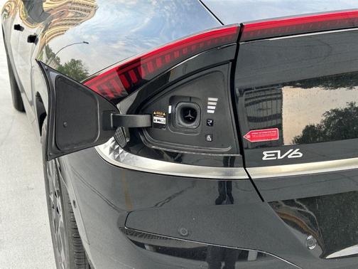 2025 Kia EV6 Wind