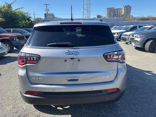 2023 Jeep Compass Latitude Lux