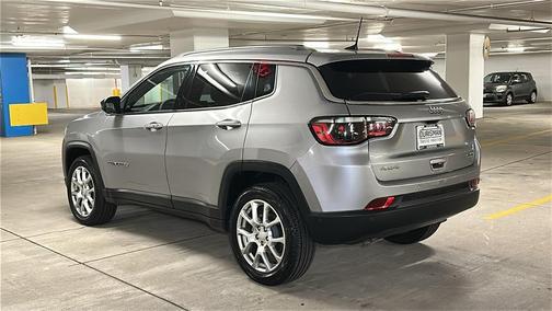 2023 Jeep Compass Latitude Lux
