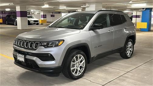 2023 Jeep Compass Latitude Lux