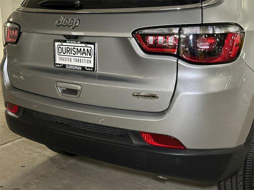 2023 Jeep Compass Latitude Lux