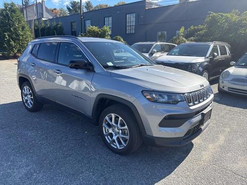 2023 Jeep Compass Latitude Lux