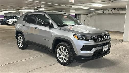 2023 Jeep Compass Latitude Lux