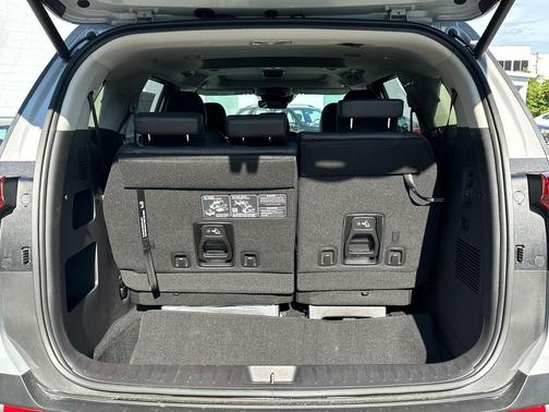 Ceramic White 2026 Kia Carnival Hybrid SX