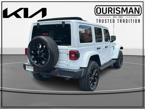 Bright White Clearcoat 2023 Jeep Wrangler 4xe Sahara