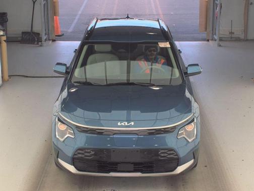 Mineral Blue 2023 Kia Niro EV Wind