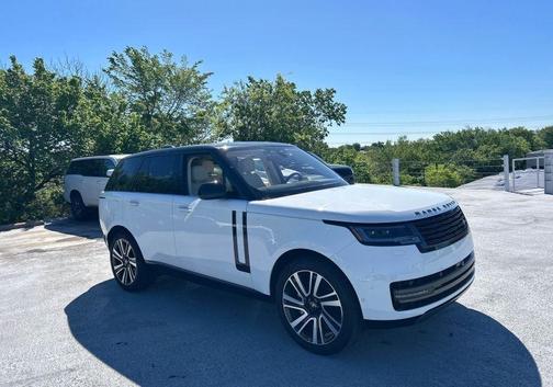 Fuji White 2023 Land Rover Range Rover P400 SE