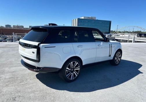 Fuji White 2023 Land Rover Range Rover P400 SE