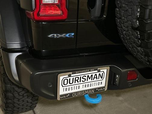 Black Clearcoat 2022 Jeep Wrangler Unlimited 4xe Rubicon