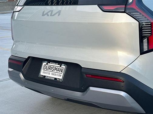 2026 Kia EV9 Light Long Range