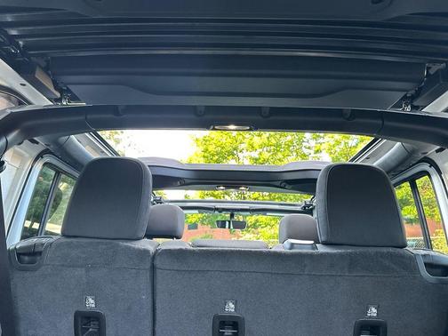 Bright White Clearcoat 2023 Jeep Wrangler Sport