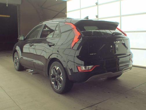 Aurora Black Pearl 2023 Kia Niro EV Wind