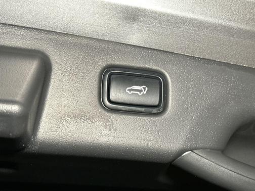 Steel Gray 2023 Kia Niro EV Wind