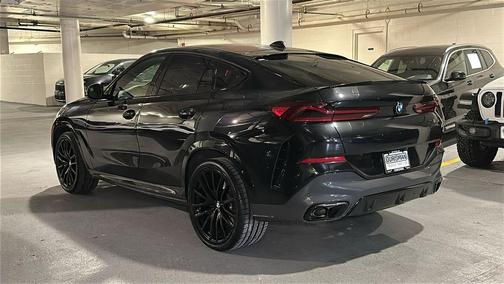 2022 BMW X6 M50i