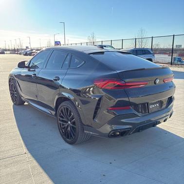 2022 BMW X6 M50i
