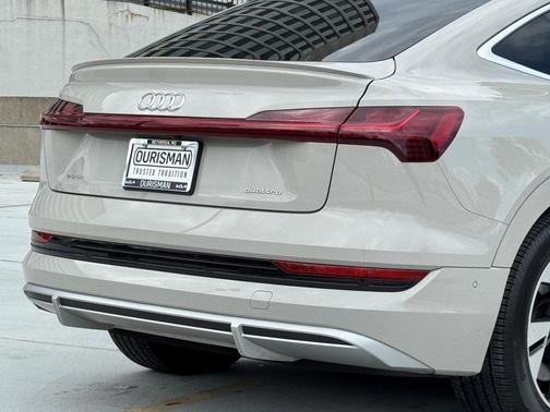 2022 Audi e-tron S line Premium