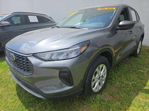 Carbonized Gray Metallic 2025 Ford Escape Active