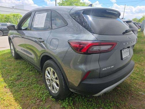 Carbonized Gray Metallic 2025 Ford Escape Active