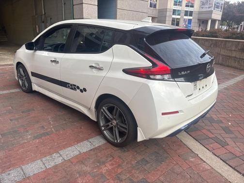 2022 Nissan Leaf SV