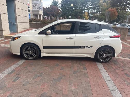 2022 Nissan Leaf SV