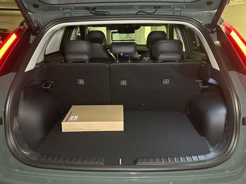 Green 2026 Kia Niro SX Touring