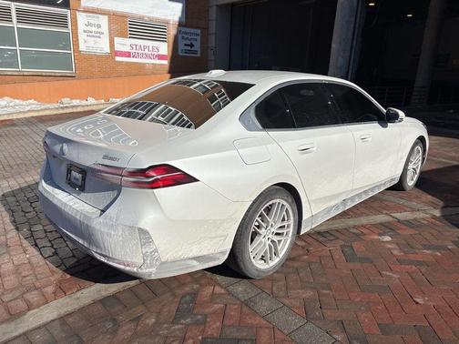 2024 BMW 530 i xDrive