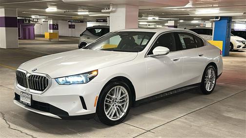 2024 BMW 530 i xDrive