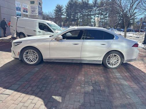 2024 BMW 530 i xDrive