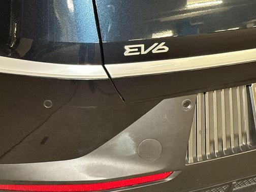 2024 Kia EV6 Light
